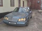 Mercedes-Benz E 200 1991 года за 600 000 тг. в Жезказган Mercedes-Benz E 200 1991 года за 600 000 тг. в Жезказган