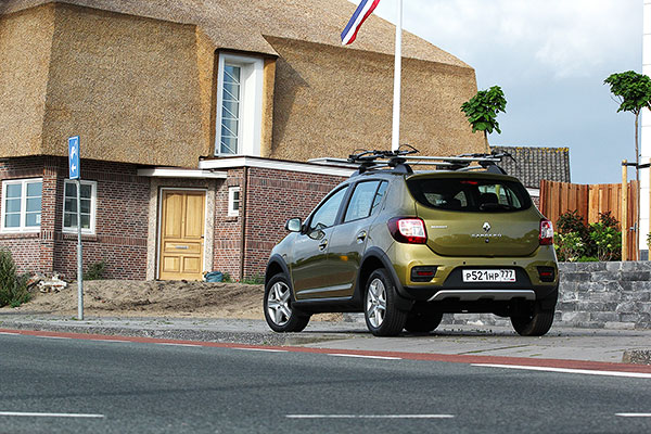 Рено сандеро степвей коробка автомат или робот