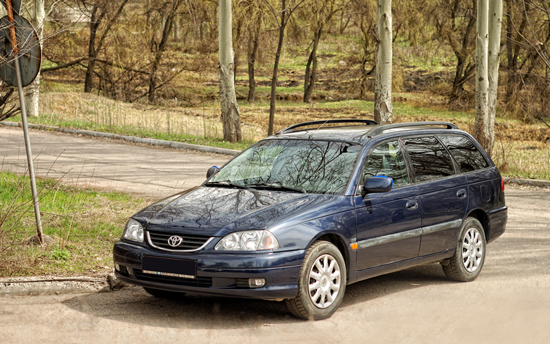 Toyota Avensis 2.0i (2000-2002)