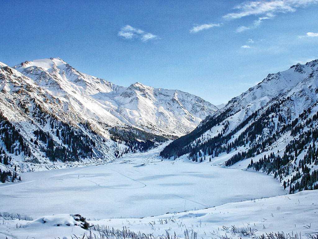 Горы алматы зимой