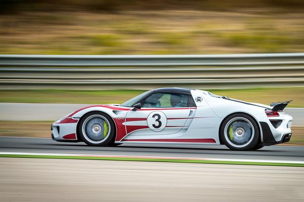 рейтинг топ гир и гранд тур. 3942 gallery 950 6. рейтинг топ гир и гранд тур фото. рейтинг топ гир и гранд тур-3942 gallery 950 6. картинка рейтинг топ гир и гранд тур. картинка 3942 gallery 950 6. 18 ноября в Сеть выложили первый выпуск нового и долгожданного автомобильного шоу «Гранд Тур», за создание которого отвечали небезызвестные Джереми Кларксон, Ричард Хаммонд, Джеймс Мэй и, конечно же, Энди Уилман. Так давайте же разберёмся, чем новинка отличается от Top Gear и не потеряло ли знаменитое трио запал. рейтинг топ гир и гранд тур. 3942 gallery 950 6. рейтинг топ гир и гранд тур фото. рейтинг топ гир и гранд тур-3942 gallery 950 6. картинка рейтинг топ гир и гранд тур. картинка 3942 gallery 950 6. 18 ноября в Сеть выложили первый выпуск нового и долгожданного автомобильного шоу «Гранд Тур», за создание которого отвечали небезызвестные Джереми Кларксон, Ричард Хаммонд, Джеймс Мэй и, конечно же, Энди Уилман. Так давайте же разберёмся, чем новинка отличается от Top Gear и не потеряло ли знаменитое трио запал.