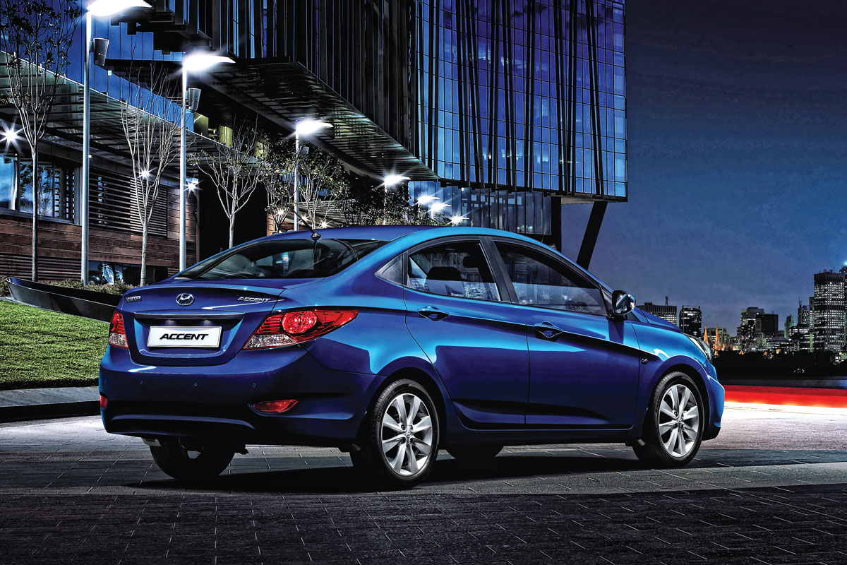 Сборка хендай солярис. Hyundai Accent 2014 1.6. Hyundai Accent Blue. Hyundai Accent 2011. Хундай акцент 2023.